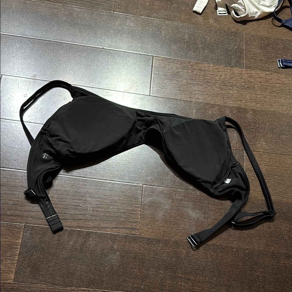 Black bikini top - Picture 2 of 6